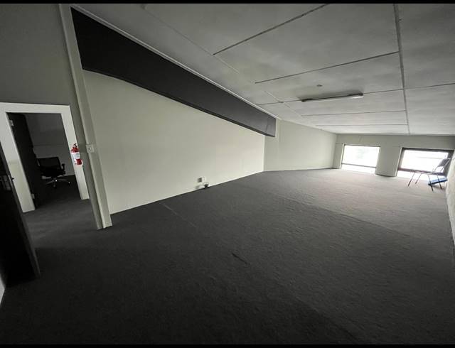 397M² OFFICE TO LET IN NDABENI